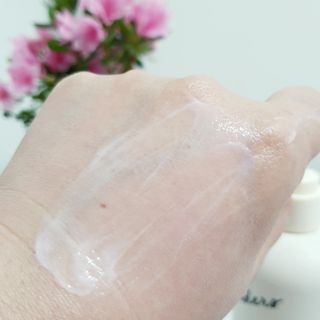 [위켄더스] 끈적임 없이 수분감을 채워주는 핸드& 바디로션 1종 랜덤발송 — 5점을 준 리뷰어가 2022년 4월 올린 사용 사진