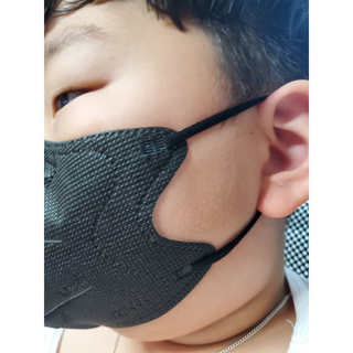 [심폐소생소] 오늘의마스크 KF94 소형 초등학생 어린이 마스크 — 5점을 준 리뷰어가 2021년 12월 올린 사용 사진