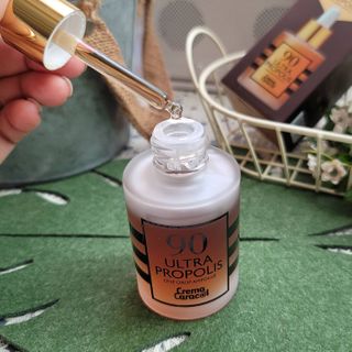 자민경 크레마카라콜 울트라 90 프로폴리스 앰플 — 5점을 준 리뷰어가 2021년 2월 올린 사용 사진