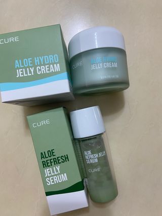 김정문알로에 큐어 큐어 알로에 리프레쉬 젤리 세럼, 큐어 알로에 하이드로 젤리 크림 — 5점을 준 리뷰어가 2021년 3월 올린 사용 사진