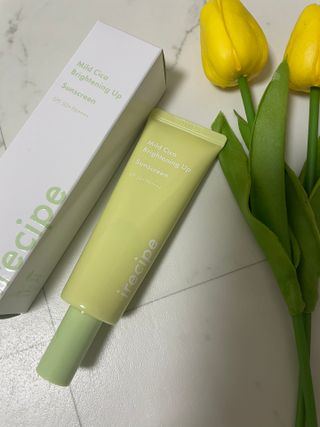 아이레시피 마일드시카 브라이트닝 업 선스크린 SPF50+ PA++++ — 5점을 준 리뷰어가 2023년 6월 올린 사용 사진