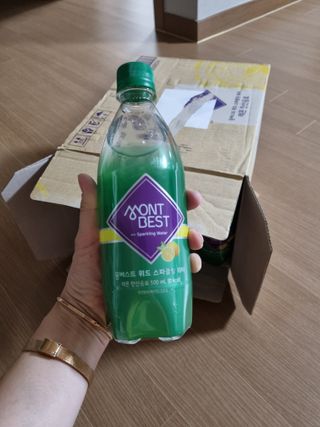 몽베스트 Montbest with Sparkling water Lemon OR Lime 20병(랜덤) — 4.5점을 준 리뷰어가 2021년 10월 올린 사용 사진