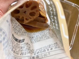 하나마이 [마마쿡] 전 청와대 천상현 셰프의 밑반찬  5종세트(소고기 장조림+연근조림+진미채+간장김자반+새우김자반) — 5점을 준 리뷰어가 2023년 5월 올린 사용 사진