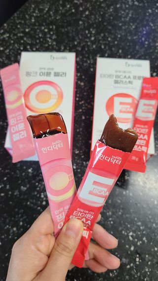 인디닥터 면역 생생 핑크 이뮨 젤리 + 타이탄 BCAA 프로틴 젤리스틱 — 5점을 준 리뷰어가 2022년 3월 올린 사용 사진