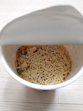 NISSIN 닛신 컵누들  4종 - 씨푸드오리지날, 씨푸드 스파이시, 씨푸드 커리, 씨푸드 XO소스 — 5점을 준 리뷰어가 2022년 11월 올린 사용 사진