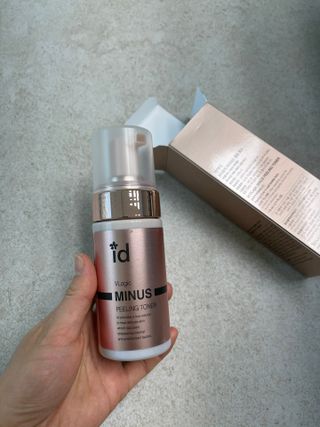 아이디플라코스메틱 아이디 브이로직 마이너스 필링 토너 110ml — 5점을 준 리뷰어가 2022년 1월 올린 사용 사진