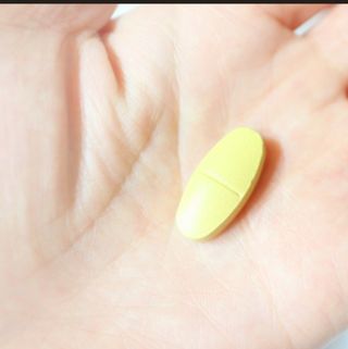 Swisse 스위스 고함량 밀크씨슬 35,000mg 60정 — 4점을 준 리뷰어가 2021년 11월 올린 사용 사진