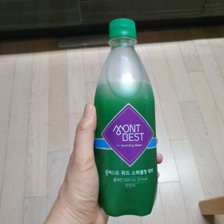 몽베스트 Montbest with Sparkling water Plain 20병 — 5점을 준 리뷰어가 2022년 6월 올린 사용 사진