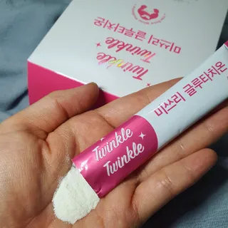 메디포스트 모비타 미쓰리 글루타치온 30포 — 5점을 준 리뷰어가 2022년 11월 올린 사용 사진