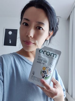 이롬 황성주 박사의 국산콩 두유 검은콩과 17곡 프리미엄 — 5점을 준 리뷰어가 2021년 5월 올린 사용 사진