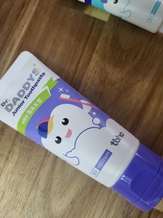 닥터데디스 안심불소 튼튼치약(청포도, 민트 중 택 1) 60g + 여행용 미니 치약 15g — 4점을 준 리뷰어가 2022년 7월 올린 사용 사진