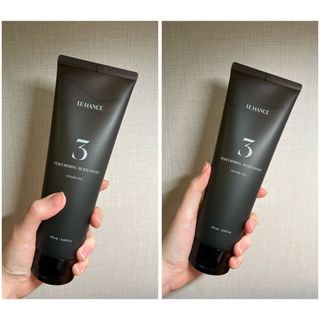 르핸스 퍼포밍 3 바디워시 비반트포렛/베티버포그 — 5점을 준 리뷰어가 2023년 2월 올린 사용 사진