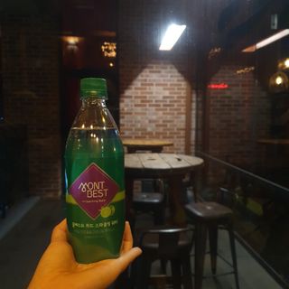몽베스트 Montbest with Sparkling water Lime20병 — 5점을 준 리뷰어가 2021년 10월 올린 사용 사진