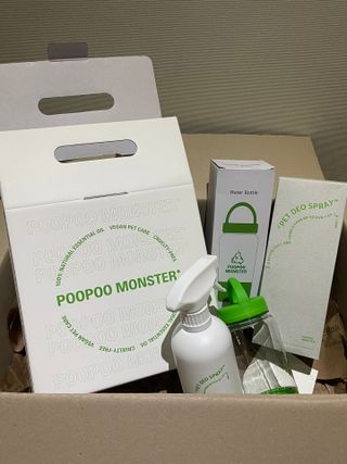 [푸푸몬스터](선물세트) 비건 펫 데오 스프레이(탈취제) 500ml (유향/무향 택 1)+산책 물통+메시지카드 — 5점을 준 리뷰어가 2022년 8월 올린 사용 사진