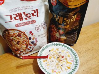씨알푸드 씨알로 그래놀라 2종 후르츠+크랜베리 아몬드 — 5점을 준 리뷰어가 2022년 7월 올린 사용 사진