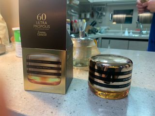 자민경 크레마카라콜 울트라 프로폴리스 하이드라 인텐스 크림 50ml — 5점을 준 리뷰어가 2021년 1월 올린 사용 사진