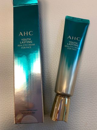 [NEW 탄력유턴 아이크림] AHC 유스 래스팅 리얼 아이크림 포 페이스 — 5점을 준 리뷰어가 2021년 1월 올린 사용 사진