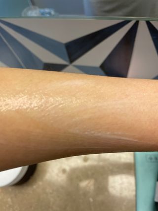 줄라이 모닝 _ JULY MORNING 줄라이모닝 하이드레이팅 퍼퓸드 바디앤핸드 에멀젼 — 4점을 준 리뷰어가 2021년 9월 올린 사용 사진