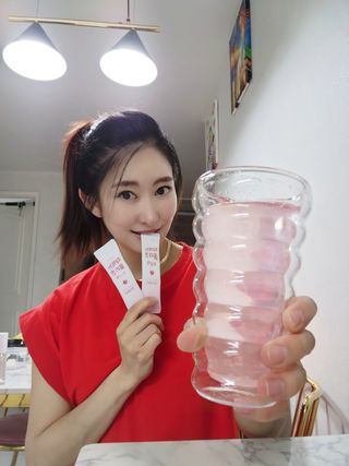 [음료수 대신 가능!]  빠르게 흡수되는 아임오 타먹는 콜라겐 1박스 — 5점을 준 리뷰어가 2023년 4월 올린 사용 사진