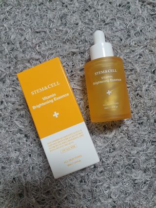 체르엠 스템앤셀 비타민 브라이트닝 에센스 30ml 1개 — 5점을 준 리뷰어가 2021년 12월 올린 사용 사진
