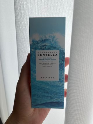 [스킨1004] 마다가스카르 센텔라 히알루-시카 워터핏 선세럼 50ml — 5점을 준 리뷰어가 2024년 5월 올린 사용 사진