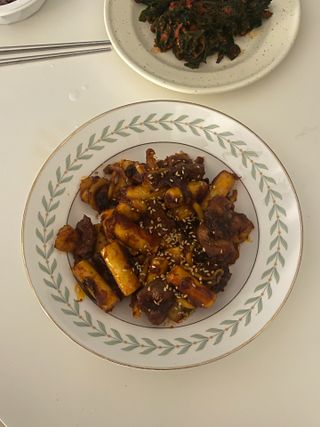 화끈한녀석들 새오똥400g 새우,오징어,똥집 볶음요리 소스,밀떡, 참기름 포함 — 5점을 준 리뷰어가 2022년 11월 올린 사용 사진
