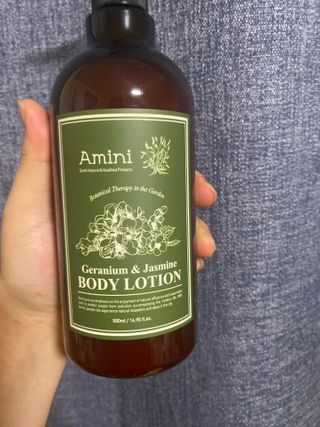 아미니 플라워테라피 바디로션  500ml 시리즈 — 5점을 준 리뷰어가 2021년 1월 올린 사용 사진