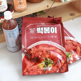 빨간키트 떡볶이 밀키트 2~3인분 매운맛 국물 떡볶이 만들기 쉬운 황금 레시피 분말 소스로 간편한 요리 — 4점을 준 리뷰어가 2021년 8월 올린 사용 사진