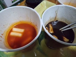 유비쿡 컵떡볶이 매운컵떡볶이2개/ 짜장컵떡볶이 2개  총 4개세트 — 4점을 준 리뷰어가 2021년 3월 올린 사용 사진
