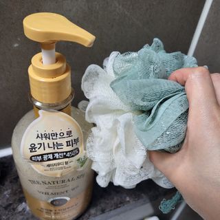벨먼 내추럴스파 수분광채 스크럽 바디워시 600ml 5종 — 4점을 준 리뷰어가 2022년 5월 올린 사용 사진