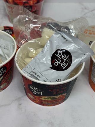 나우  [요리궁리] B타입 ( 매콤, 치즈, 매콤까르보 ) 꽃떡볶이 6개입 세트 — 5점을 준 리뷰어가 2025년 3월 올린 사용 사진