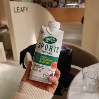 셀렉스스포츠 셀렉스 스포츠 웨이 프로틴 복숭아_ 330ml x 12팩 — 5점을 준 리뷰어가 2021년 11월 올린 사용 사진