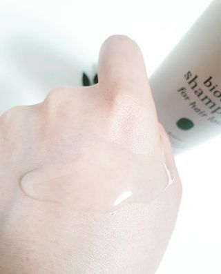 심플리오 비오틴 탈모케어 샴푸 — 5점을 준 리뷰어가 2021년 6월 올린 사용 사진