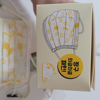 [숨그림]  덴탈마스크 짱구 우리아이 그리고 내가 쓰는 믿을수있는 케릭터 마스크  16종 — 5점을 준 리뷰어가 2021년 10월 올린 사용 사진