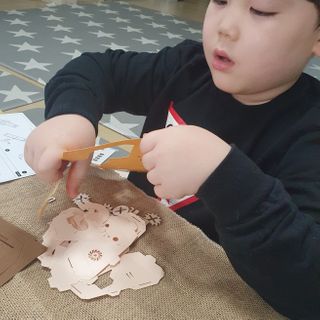 움직이는 종이로봇 - 로빗 로얄버전 움직이는 종이 로봇 - 로빗 — 4점을 준 리뷰어가 2021년 1월 올린 사용 사진