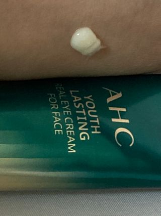 [NEW 탄력유턴 아이크림] AHC 유스 래스팅 리얼 아이크림 포 페이스 — 5점을 준 리뷰어가 2021년 2월 올린 사용 사진