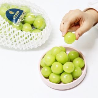 프리미엄 수출용 엘로아시스 샤인머스켓 특등품 1.5kg 2송이 — 5점을 준 리뷰어가 2021년 11월 올린 사용 사진