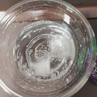 몽베스트 Montbest with Sparkling water Plain 20병 — 5점을 준 리뷰어가 2022년 7월 올린 사용 사진