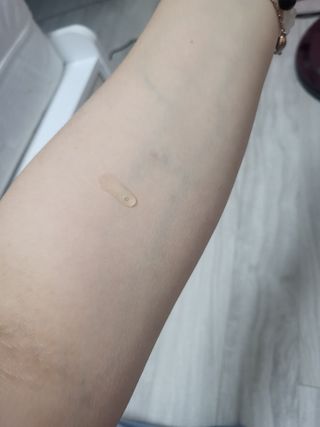이매지스트 비바 비타민C 세럼 시카 미백 색소침착 앰플 — 5점을 준 리뷰어가 2022년 12월 올린 사용 사진