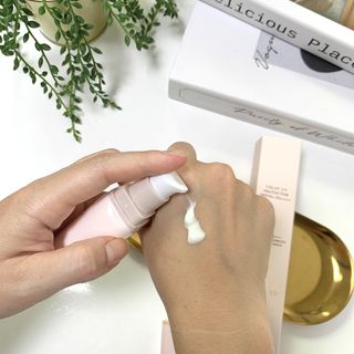 프리마인 선크림만 바꿨을 뿐인데 매일 물 2L챙겨먹고 기초케어 완벽하게 한 물빛피부 완성,셀라브UV프로텍터 — 5점을 준 리뷰어가 2023년 8월 올린 사용 사진