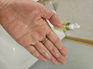 스킨큐어 산다화 순한 클렌징 동백 오일 200ml — 5점을 준 리뷰어가 2023년 8월 올린 사용 사진
