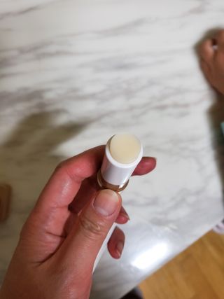 더사가오브수 [사가수] 효혜윤 보태니컬 에너지 에센스인로션 20ml /아이포올 스틱 3g — 5점을 준 리뷰어가 2023년 2월 올린 사용 사진
