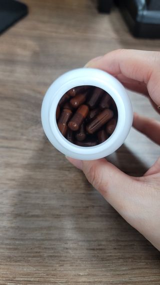 프리마인 홍삼의 강력한 에너지, 이제는 흡수율을 높인 최첨단 캡슐로 간편하게 초고속 충전하세요. — 5점을 준 리뷰어가 2022년 4월 올린 사용 사진