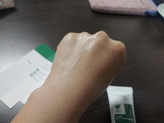 랑벨 랑바이오 블랙 시카 크림 50ml(블랙비 프로폴리스, 시카 4종, 판테놀 10 함유) — 5점을 준 리뷰어가 2022년 5월 올린 사용 사진