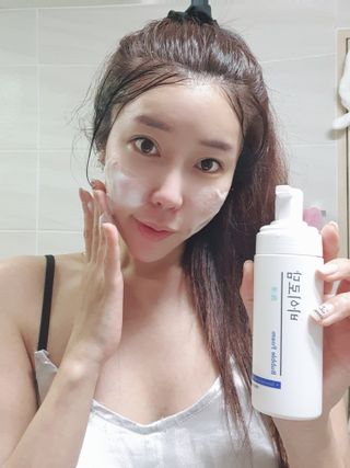 [바이로담] 저자극 약산성버블 폼 폼클렌징 150ml — 5점을 준 리뷰어가 2021년 3월 올린 사용 사진