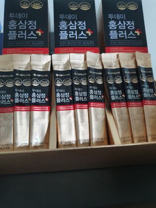 서울약사신협_투데이홍삼정플러스스틱_10g x 30포 — 5점을 준 리뷰어가 2021년 5월 올린 사용 사진
