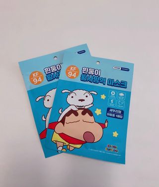 [숨그림]  덴탈마스크 짱구 우리아이 그리고 내가 쓰는 믿을수있는 케릭터 마스크  16종 — 4.5점을 준 리뷰어가 2021년 11월 올린 사용 사진