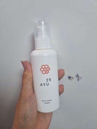 AYU25[아유트웬티파이브] 피부건강에 꼭 필요한 pH 약산성 와일드 로즈토너 — 5점을 준 리뷰어가 2021년 5월 올린 사용 사진