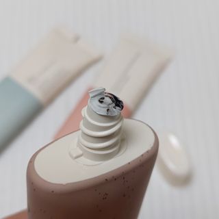 [후르디아] 끈적임 없는 착한성분 비건  핸드크림 3종 — 5점을 준 리뷰어가 2022년 10월 올린 사용 사진