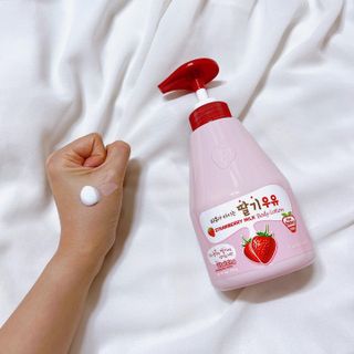 [과일나라] 피부가 마시는 딸기우유 바디클렌저&바디로션 — 5점을 준 리뷰어가 2022년 10월 올린 사용 사진